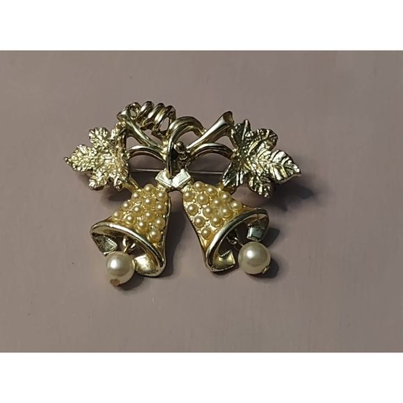 Vintage Gold Tone and Faux Pearl Twin Bell Brooch Pin - Picture 2 of 5